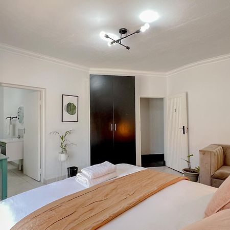 Amoris Guesthouse - In Brooklyn Pretoria-Noord Eksteriør billede